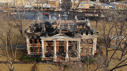 Mason County Courthouse during fire